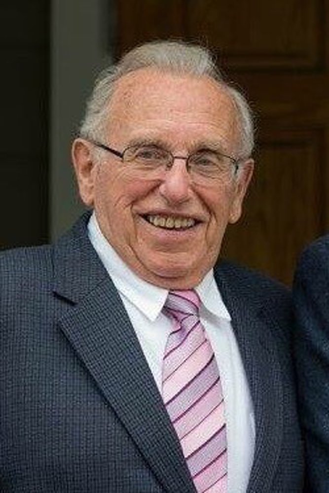 Leon Radder
